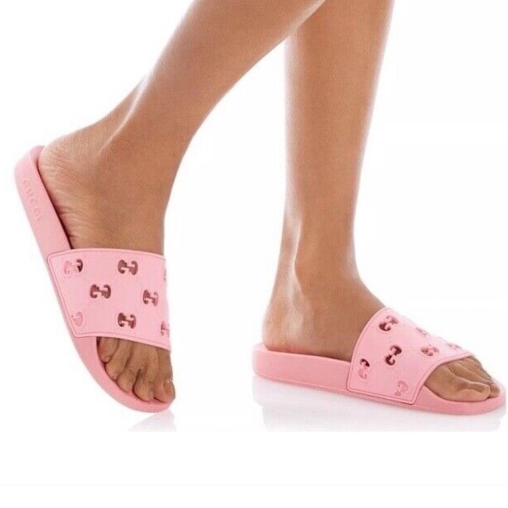 Pre Loved, Gucci Pink GG Monogram Perforated Rubber Slides Sandals 37 (US 7 )